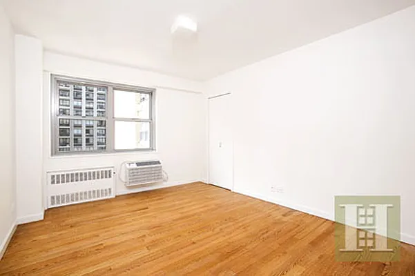 Rented by Halstead Real Estate | media 17