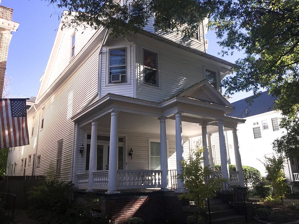 1st image of 325 Dinwiddie St