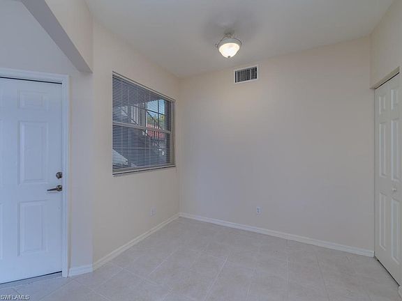 4th image of 285 Waterside Cir #2-101
