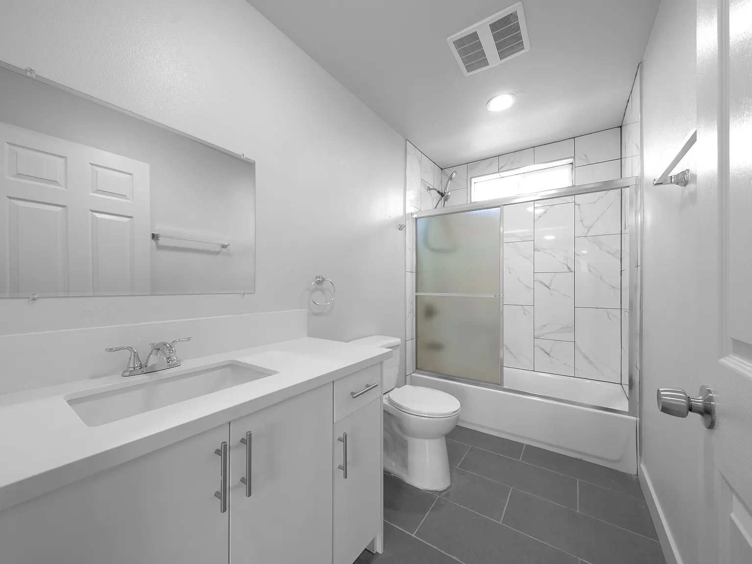 3 bed, 999 sqft, $3,000 — Photo 4