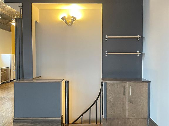 3rd image of 2958 S Union Ave #1F