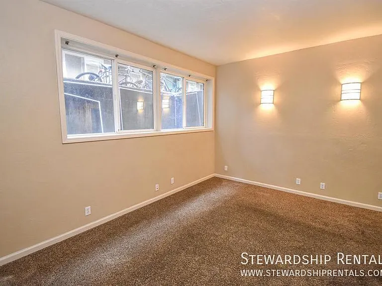 1825 Harris St #1 — Photo 3