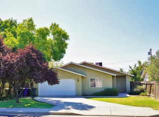 319 E 2nd St, Hanford, CA 93230