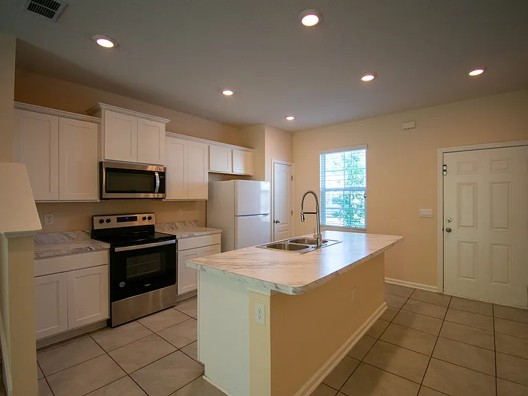 882 Rotary Rd — Photo 11