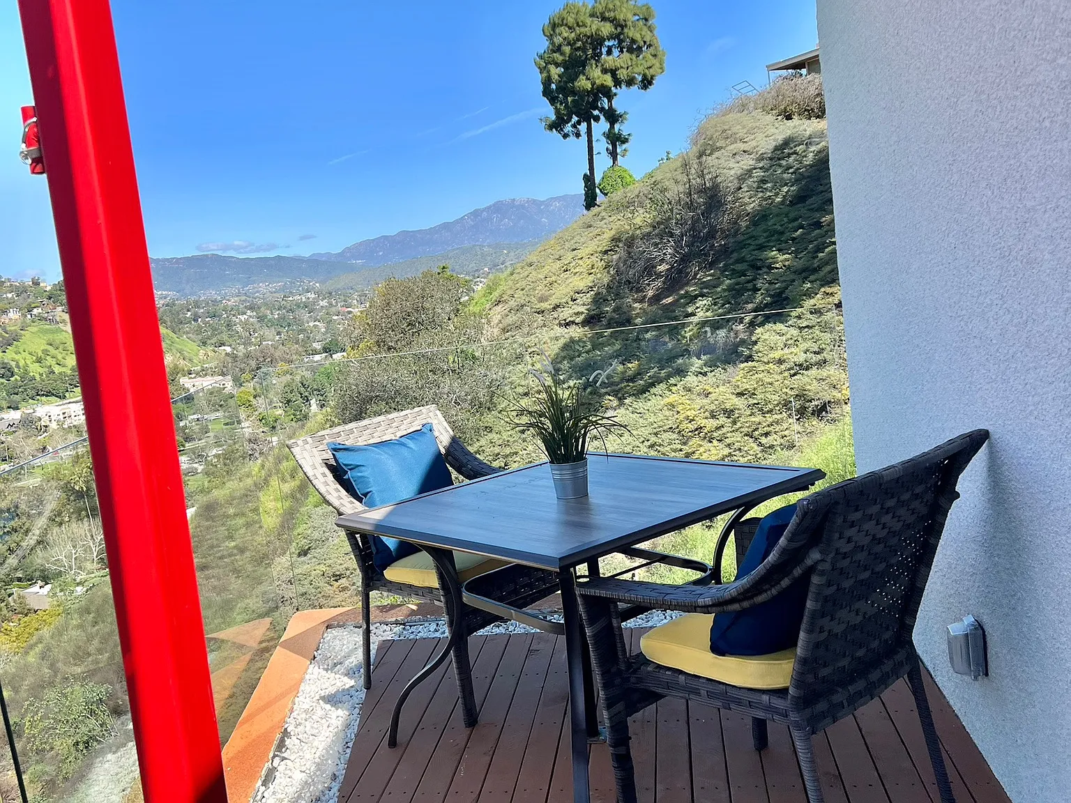 2 bed, 1830 sqft, $6,000 — Photo 3