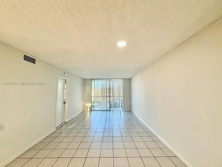 8750 N Sherman Cir #505 — Photo 4