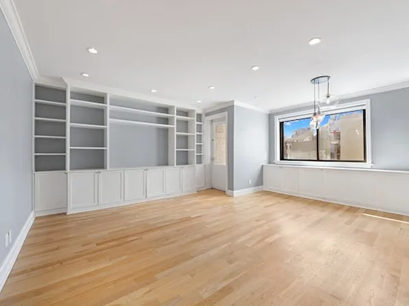 85 8th Ave APT 5W, New York, NY 10011