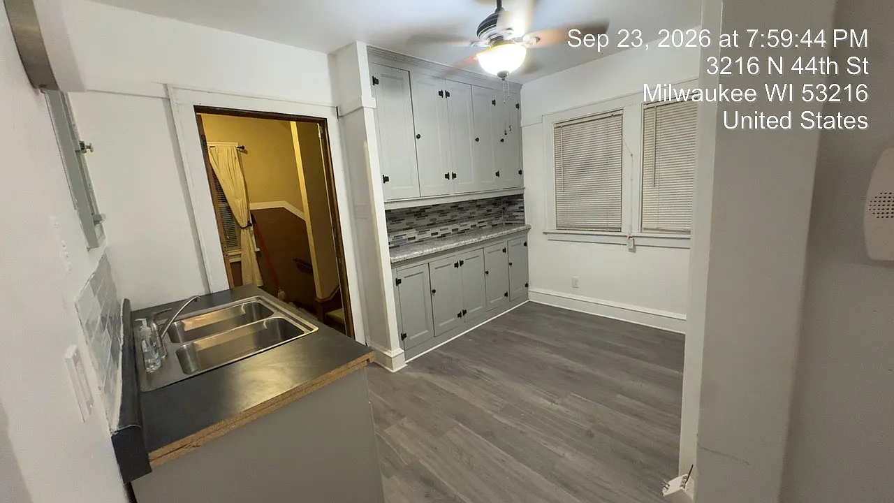 2 bed, 1999 sqft, $1,300 — Photo 3