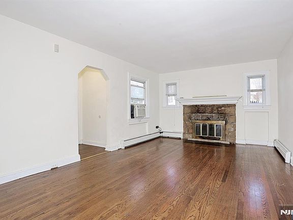 4th image of 325 New Bridge Rd