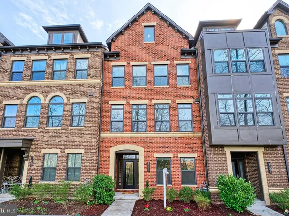 43378 Apple Orchard Sq, Ashburn, VA 20148