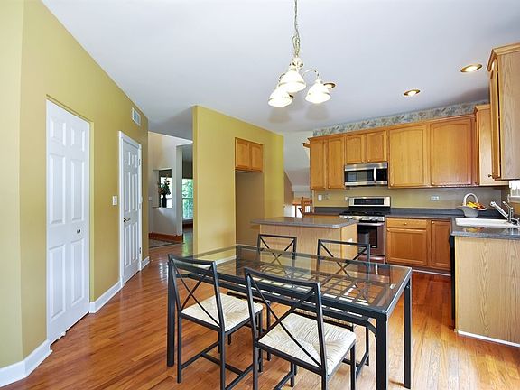 3rd image of 1429 Somerfield Dr