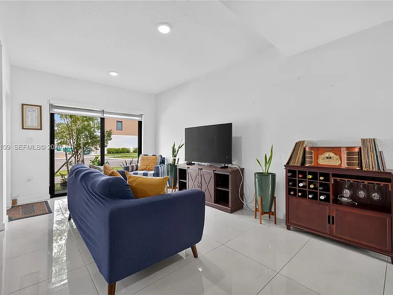 26175 SW 145th Ct — Photo 4