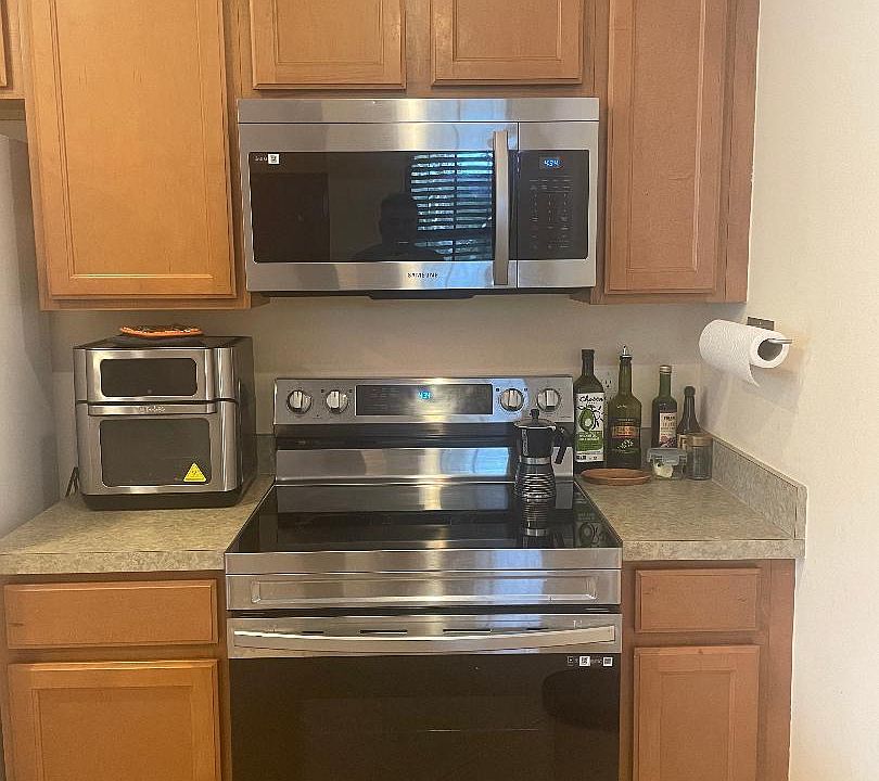 New Stove & Microwave