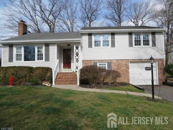 1571 Ramapo Way