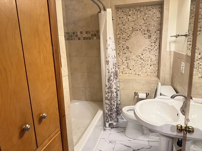 1311 Towanda Ave — Photo 11