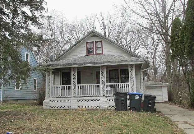 676 Wyandot Ave photo 1