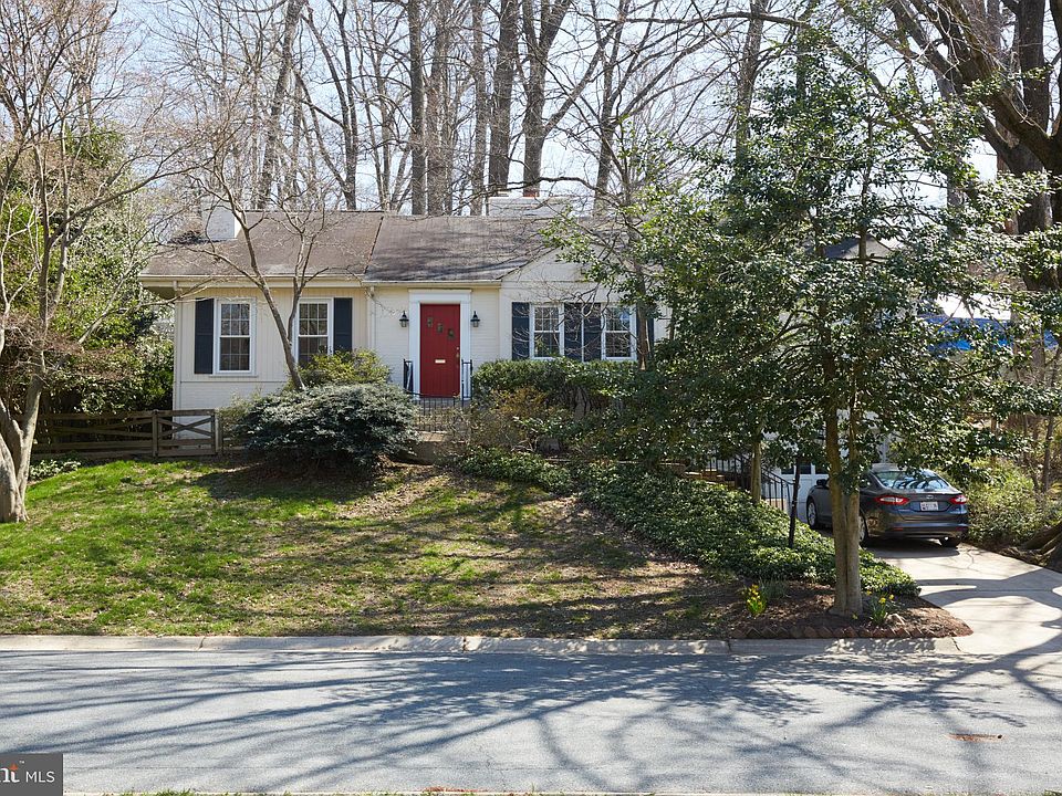 2nd image of 9803 Wildwood Rd