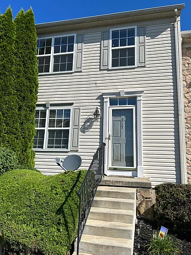 317 Royal Dr Photo 1