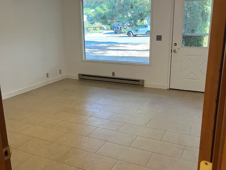 506 Hainsworth St — Photo 7
