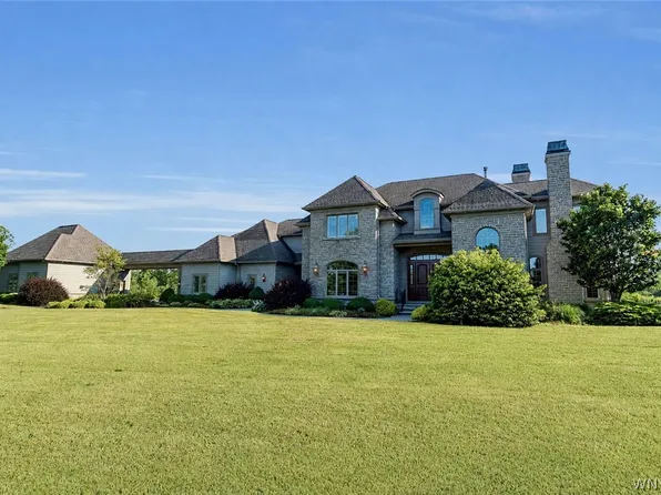 7260 Country View Ln, Clarence Center, NY 14032