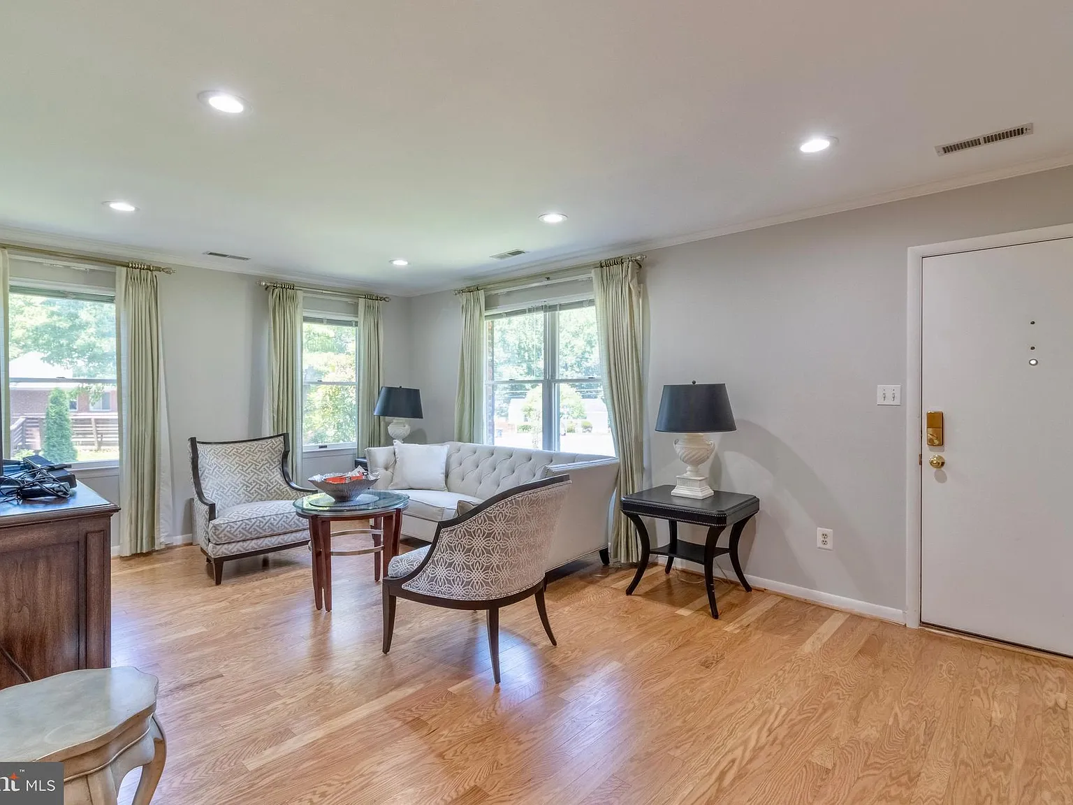 1 bed, 2248 sqft, $2,600 — Photo 2