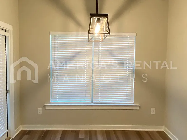 535 Troubadour Ln — Photo 25