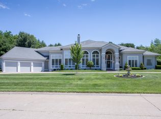 3407 N Pointe Dr, Saint Joseph, MO 64506