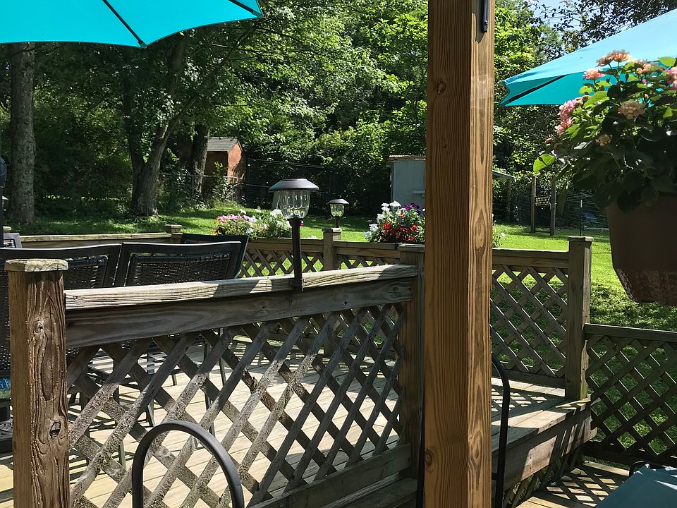 2nd image of 1356 Grassy Lick Rd