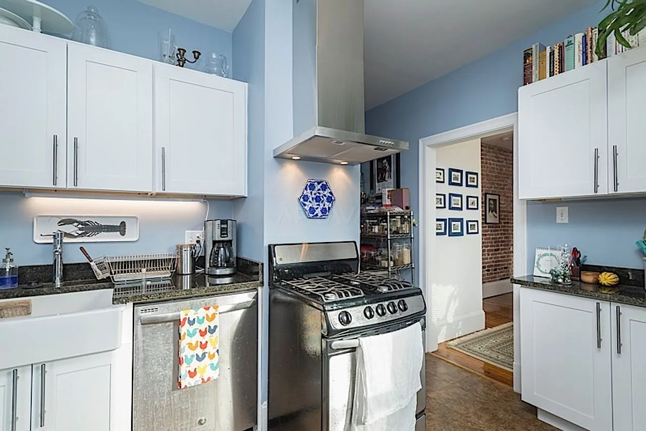 2 bed, $4,000 — Photo 4