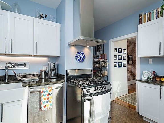 4th image of 27 Holyoke Rd #4