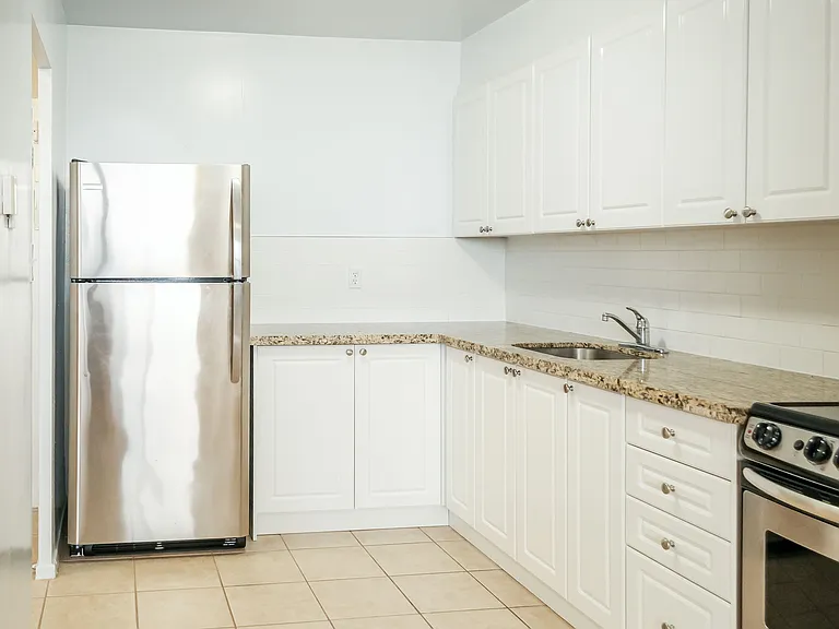 165 Barrington Ave — Photo 14