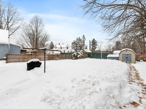 5th image of 2079 Wellington Road