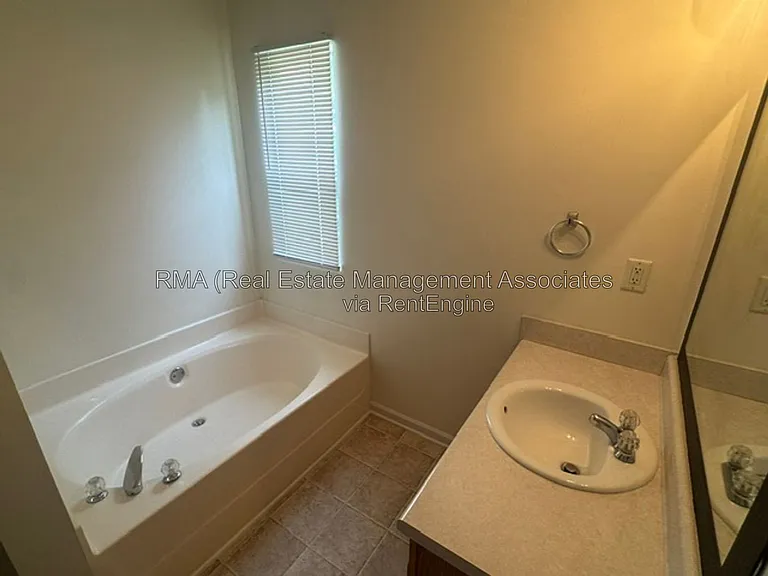 1330 Labonte Pkwy — Photo 12