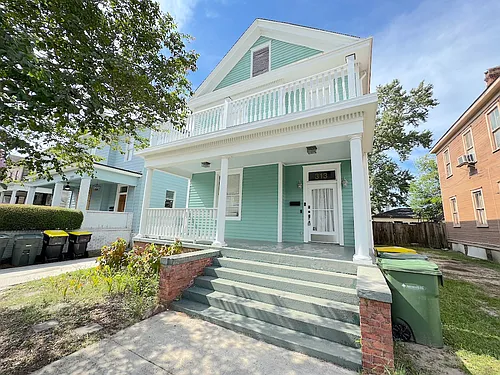 313 W 33rd St Photo 1