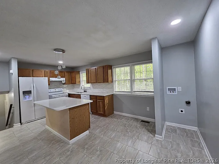 2532 Sourwood Dr — Photo 3