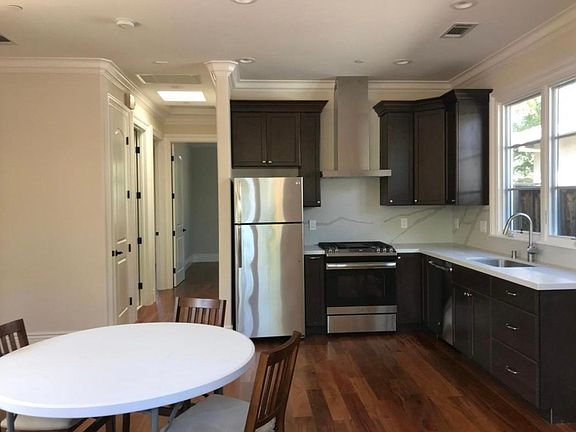 2nd image of 460 Beresford Ave