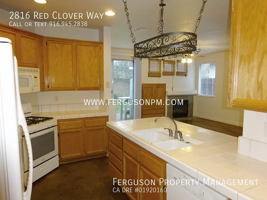 Super Clean Lincoln Home with New Paint — Photo 4