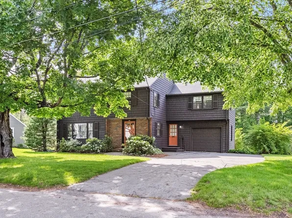 24 Meadow Brook Ln, Reading, MA 01867