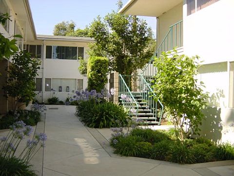 2nd image of 802 S Orange Grove Blvd