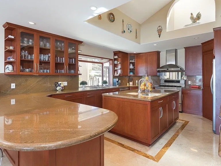 7137 Avenida Altisima — Photo 3