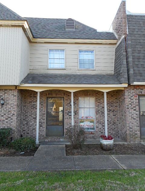 1st image of 413 Kahler St