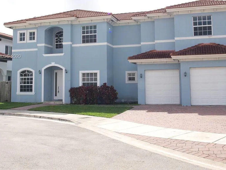 15650 SW 11th Ter #0 — Photo 2