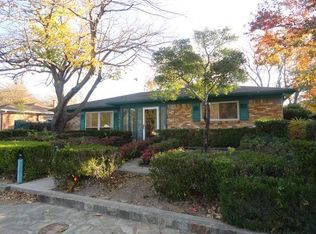 2216 Hurstview Dr, Hurst, TX 76054