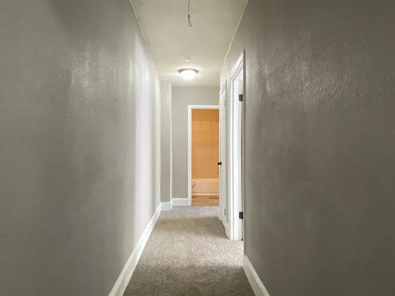 2 bed, 846 sqft, $965 — Photo 2