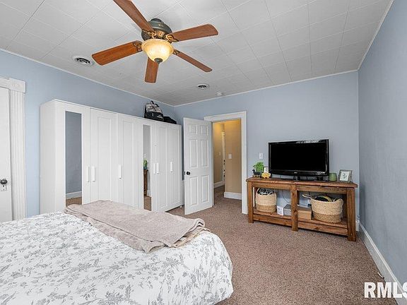 5th image of 303 E 11th St