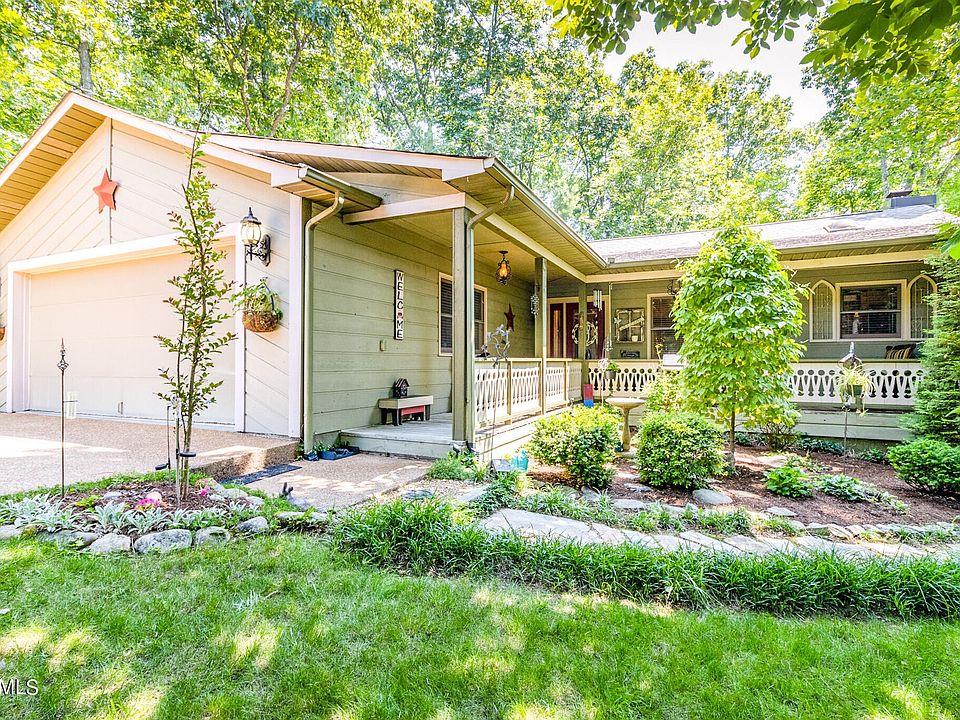1st image of 464/466 Snead Dr