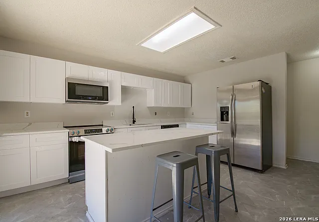 8166 Cheryl Meadow Dr — Photo 10