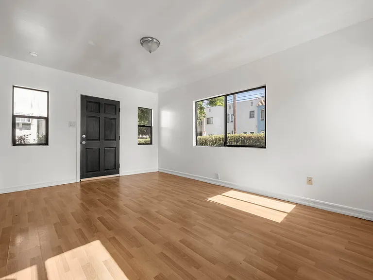 6000 Lexington Ave — Photo 5