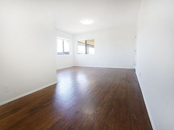3rd image of 3710 Atlantic Ave APT 5