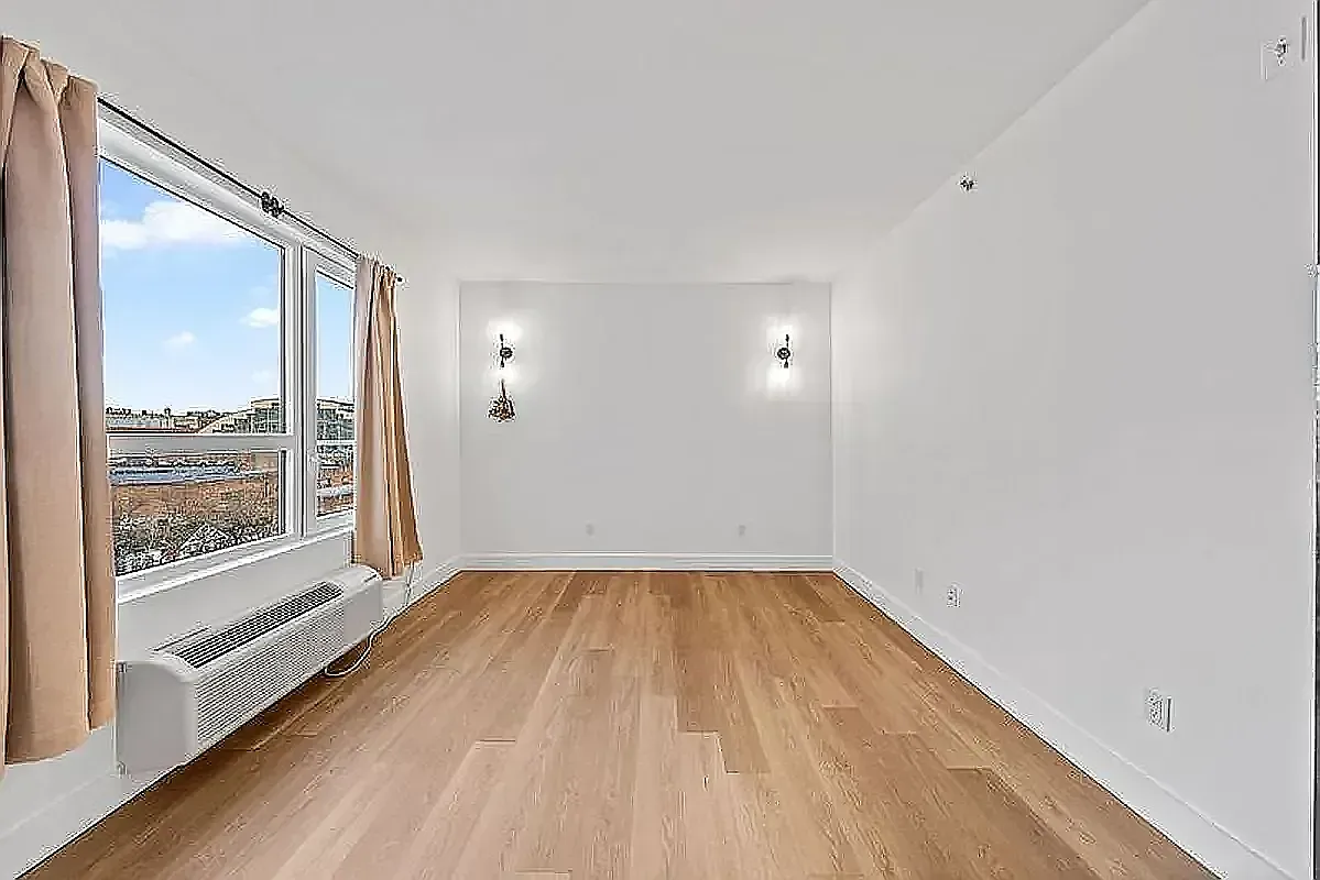 1042 President Street — Photo 4